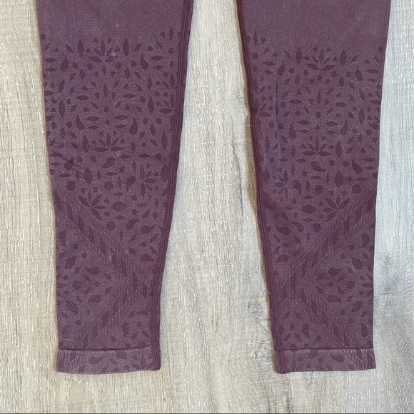 Purple leggings - Picture 2 of 3